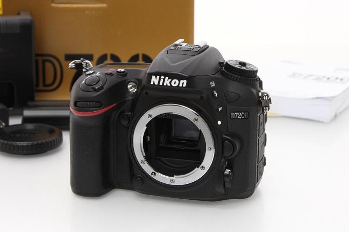 Nikon  D7200 ショット数僅か、6,585枚！