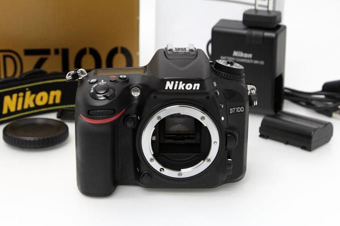 Nikon D7100　ボディー　シャッター回数15000回