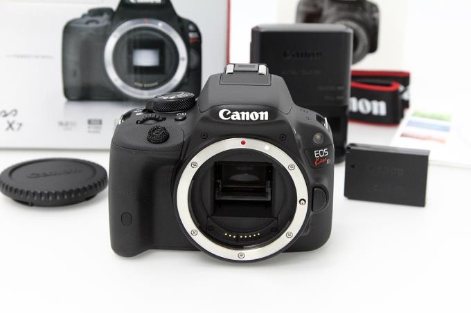 キヤノンCanon EOS KIss X7 ボディ シャッター回数１万回程度