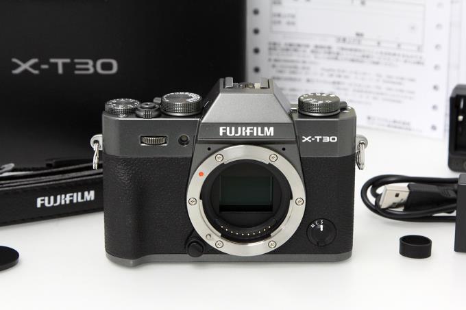 ミラーレス一眼FUJIFILM X-T30 ボディチャコールシルバー 極美品 ...