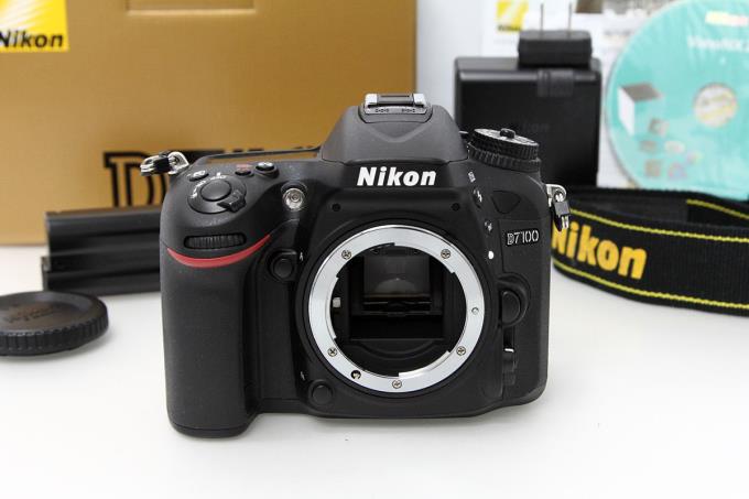 【美品】シャッター数4180回　Nikon D7100 ボディ&標準ズームレンズ