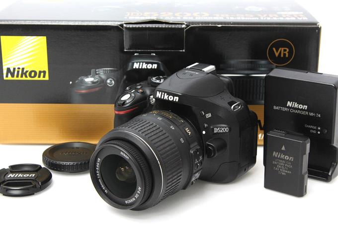 D5200 18-55 VR レンズキット ブラック シャッター回数3000回以下 M225-2E3 | ニコン |  デジタル一眼レフカメラ│アールイーカメラ