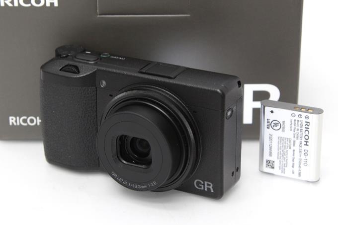 付属品☆極上品☆RICOH GR Ⅲ ショット数 2033回 - デジタルカメラ