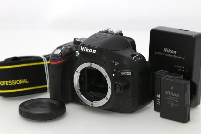 Nikon D5200 本体　バッテリ
