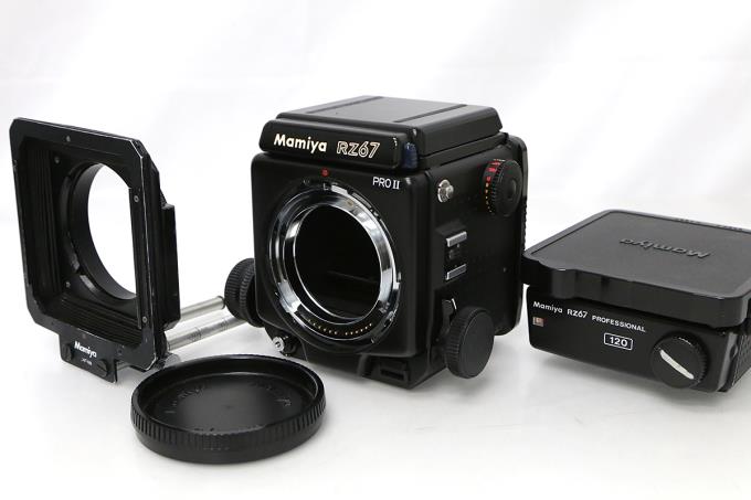 RZ67 Pro II ボディ 蛇腹フード・フィルムバック(120)付 N228-2E3-Ω