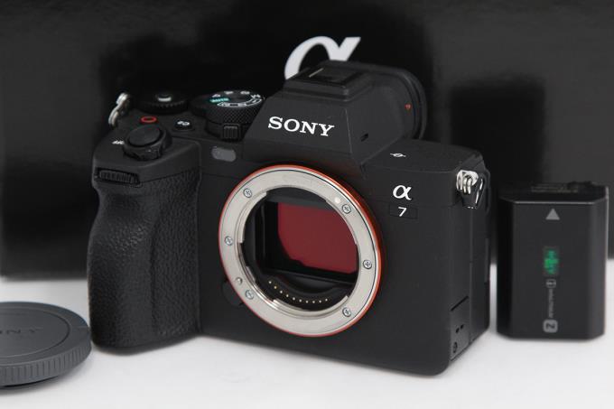 最終値下げ。シャッター回数1040回の美品！sony a7iv 本体