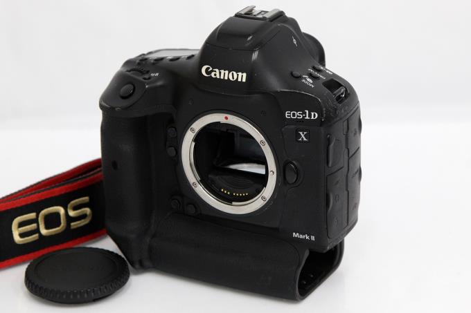 人気の雑貨がズラリ！ ほぼ新品 キヤノン EOS 7D Mark II ボディ 