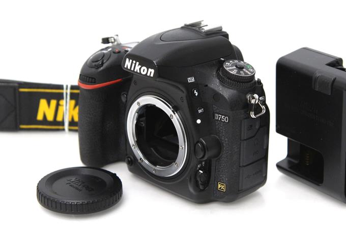 D750 美品　保証付　Nikon シャッター回数3617 付属品完備