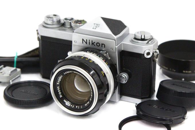 ニコン Nikon アイレベル シルバー レンズ付き nikkor - フィルムカメラ