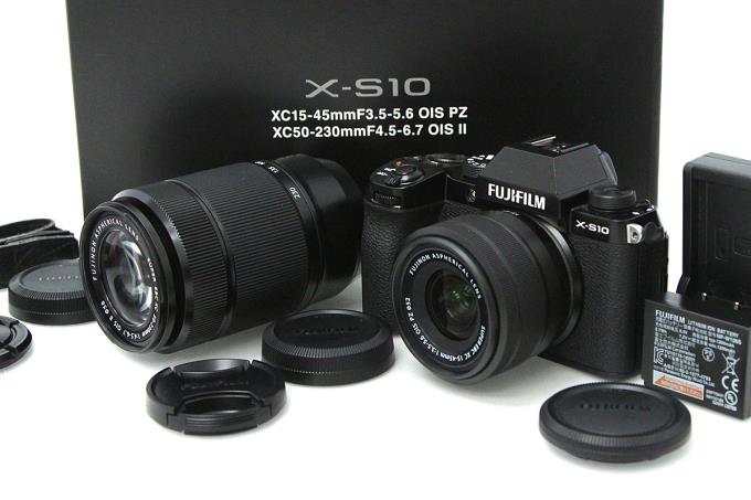 FUJIFILM X-S10 ダブルズームレンズキット 富士フイルム - カメラ