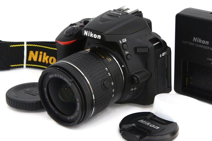 美品 ニコン Nikon D5600 18-55 VR レンズキット