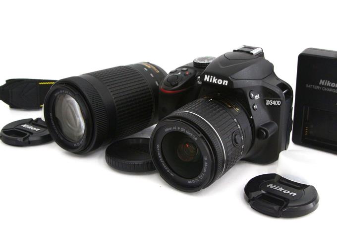 美品　Nikon D3400 ダブルズームキット　ショット数少承知致しました