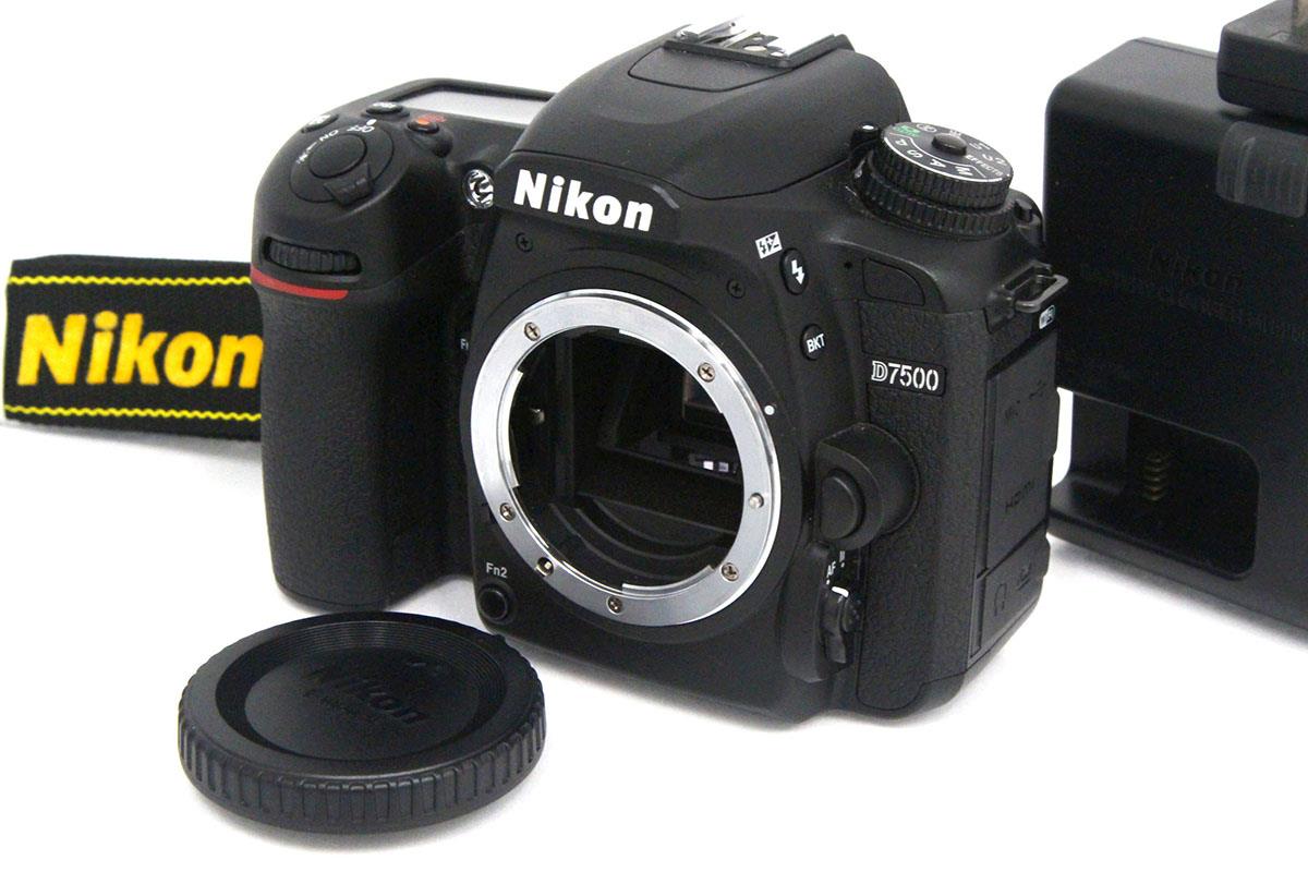 Nikon D7500 ボディ 美品。シャッター数少ない