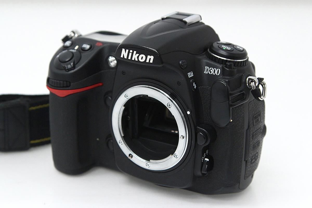 Nikon D300s ショット数1,300回　ボディーのみただcfスロットが反応しません