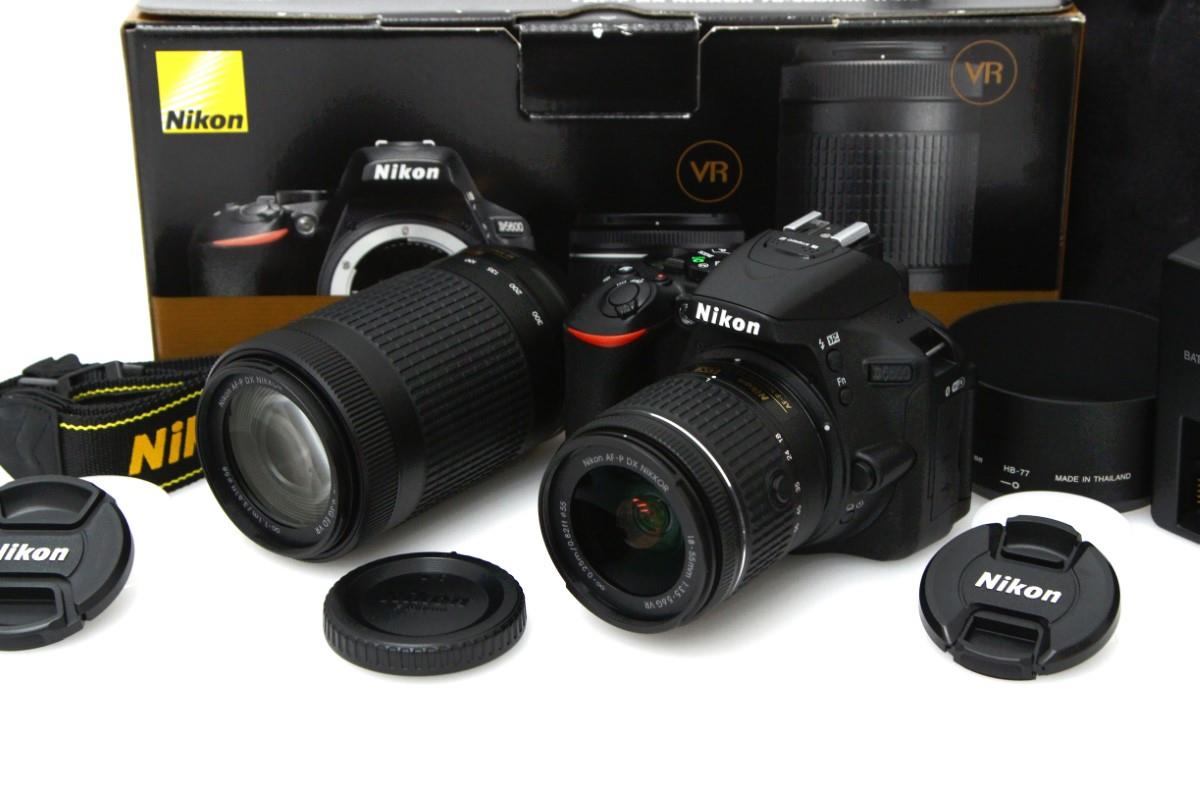 Nikon D5600 ダブルズームキット 純正バッ テリー2個