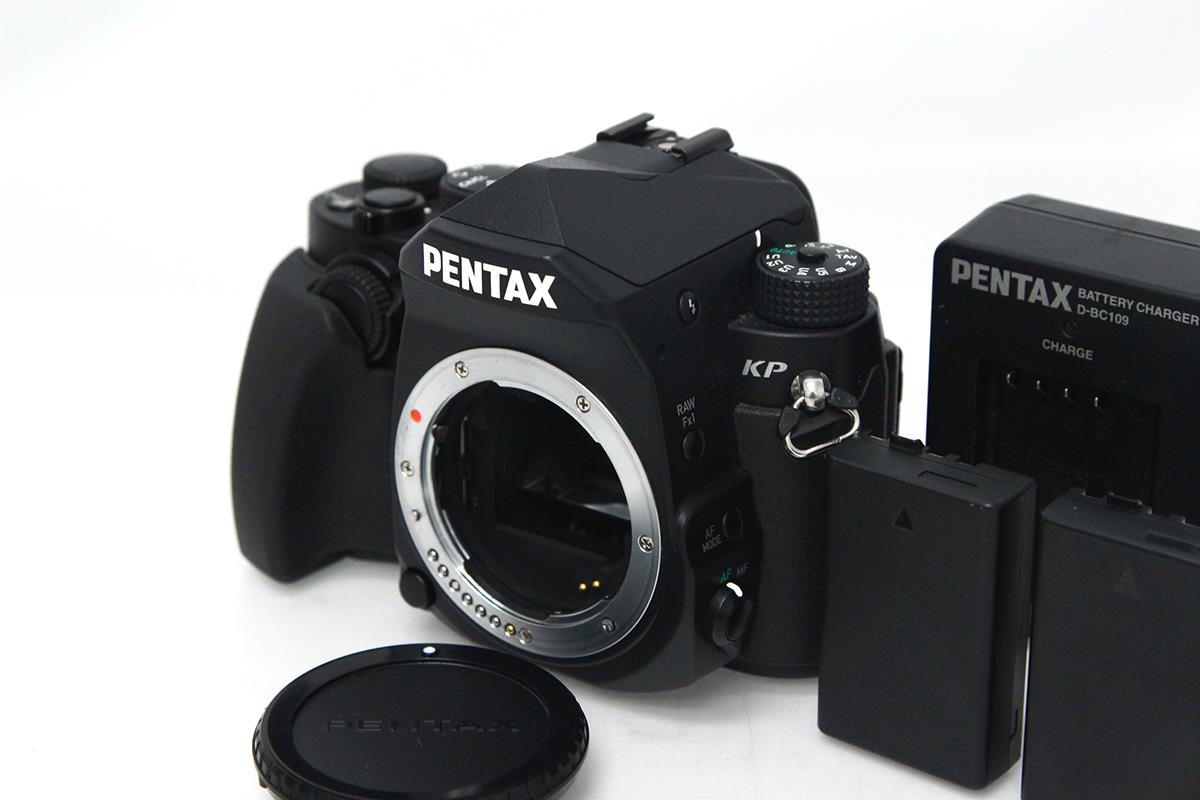 ペンタックス PENTAX KP ボディキット BLACK 実用美品　おまけ付 ペンタックス PENTAX KP ボディキット ブラック 実用 オマケ付 【公式