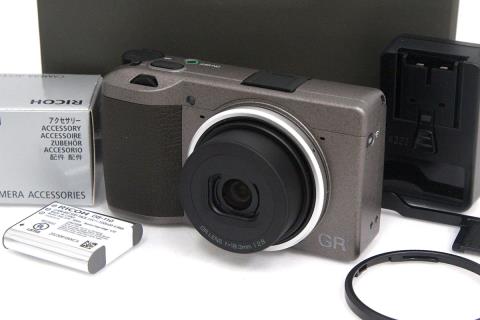 RICOH GR III Diary Edition [メタリックウォームグレー] CA01-A8863-2P4