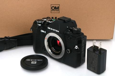 OM SYSTEM OM-5 ボディ ブラック CA01-M2457-3Y3