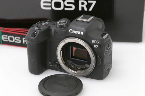 EOS R7 ボディ CA01-C496-2R7