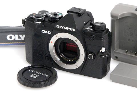 OM-D E-M5 Mark III ボディ ブラック CA01-A10272-2P1A