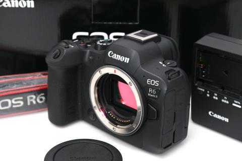 EOS R6 Mark II ボディ CA01-M2757-2S4