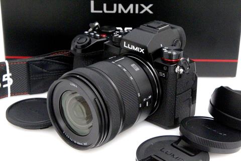 LUMIX DC-S5K 標準ズームKレンズキット CA01-A10439-2P3