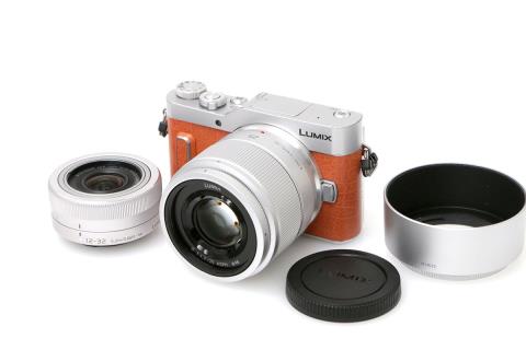 LUMIX DC-GF10W ダブルレンズキット オレンジ CA01-C708-2Q2B