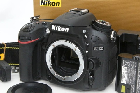 D300S ボディ シャッター回数15000回以下 MB-D10付き K1589-2C4