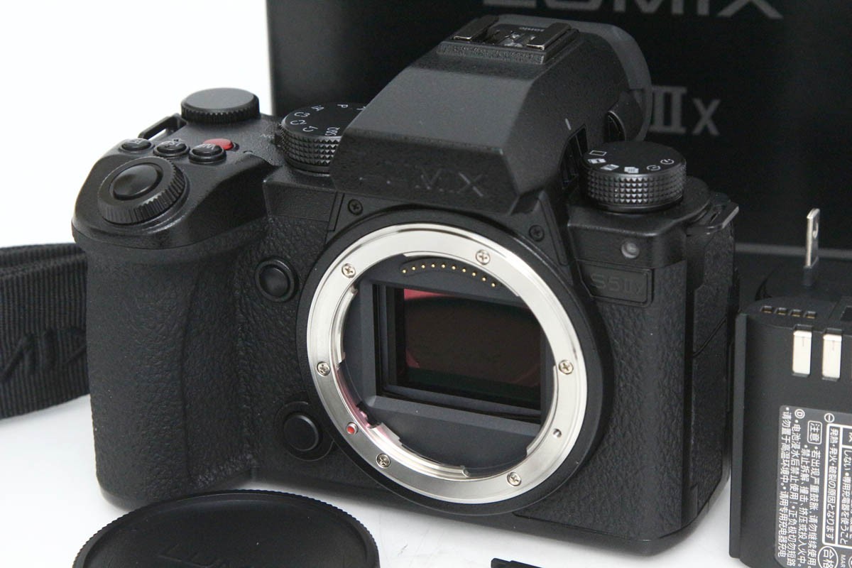 LUMIX DC-S5M2X �{�f�B�i�Z���T�[���|�ς݁j CA01-R2106-2Q3