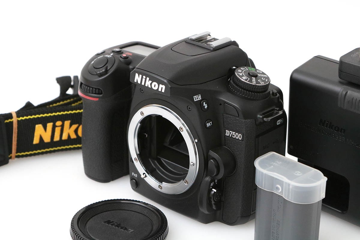 価格.com - ニコン D5600 ダブルズームキット 価格比較