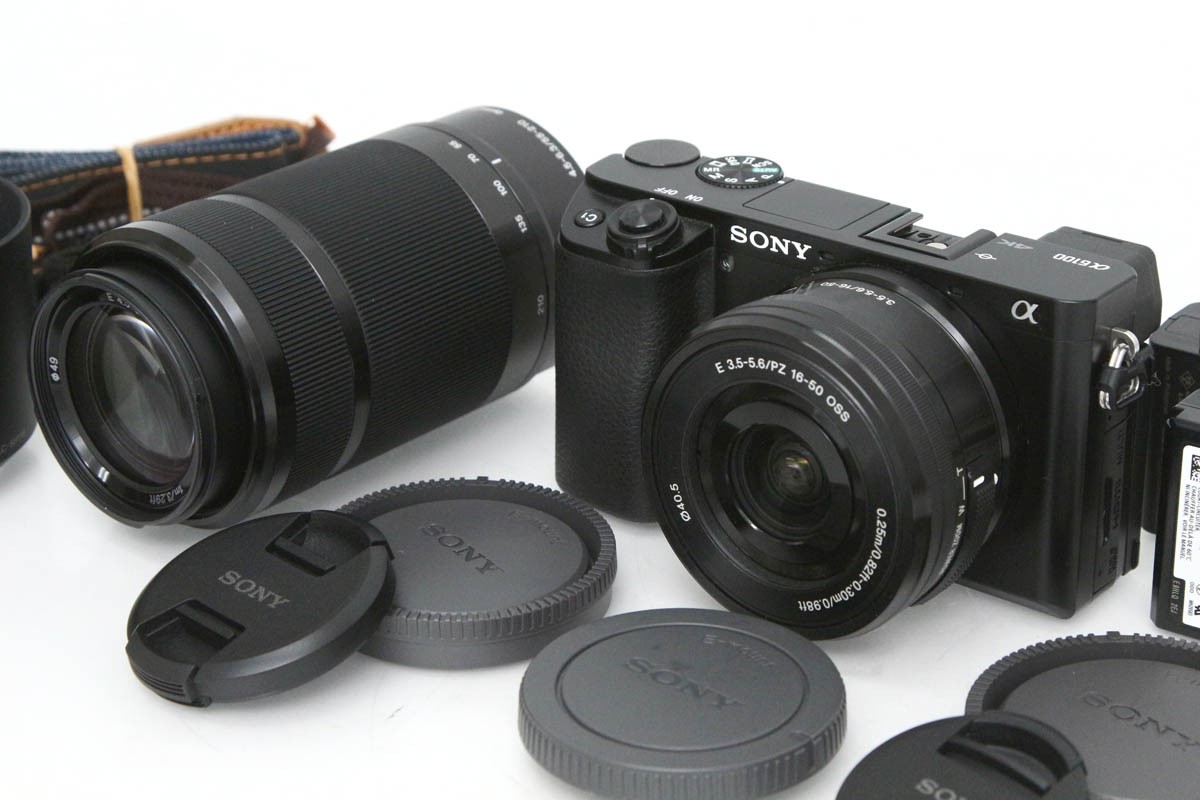 ★ねむ★美品SONYα6100 Iダブルズームレンズキット ブラック α6100 ILCE-6100Y ダブルズームレンズキット [ブラック