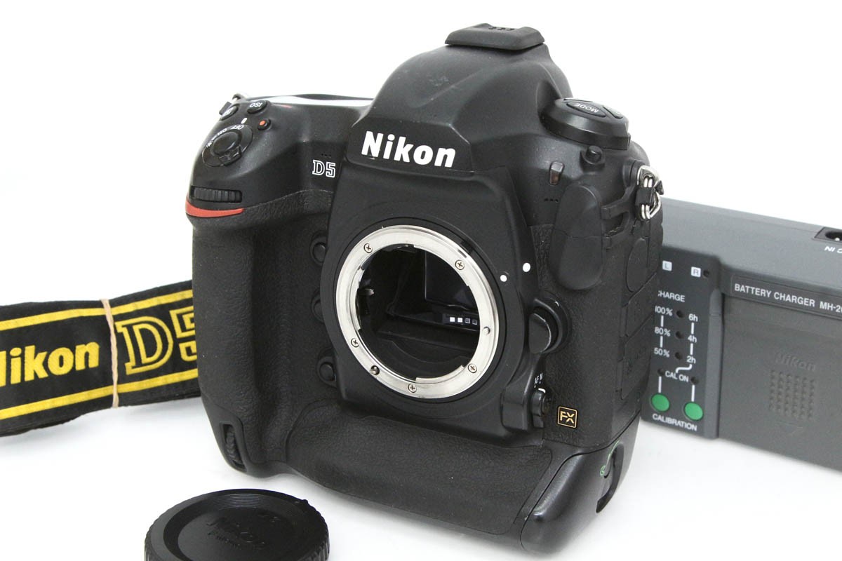 デジタルカメラ Nikon D5 XQD-Type 中古】Nikon ニコン D5 XQD-Type デジタル一眼レフカメラ 元箱