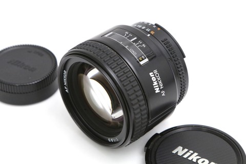 AI AF Nikkor 85mm f/1.8D CA01-B2710-2A2D-ψ