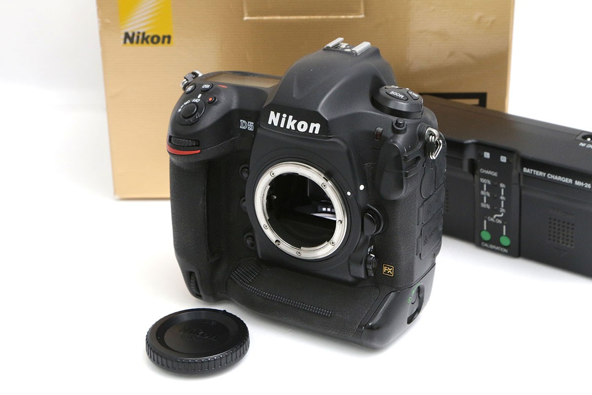 デジタルカメラ Nikon D5 (CF-Type) Amazon | Nikon デジタル一眼レフカメラ D5 (CF-Type