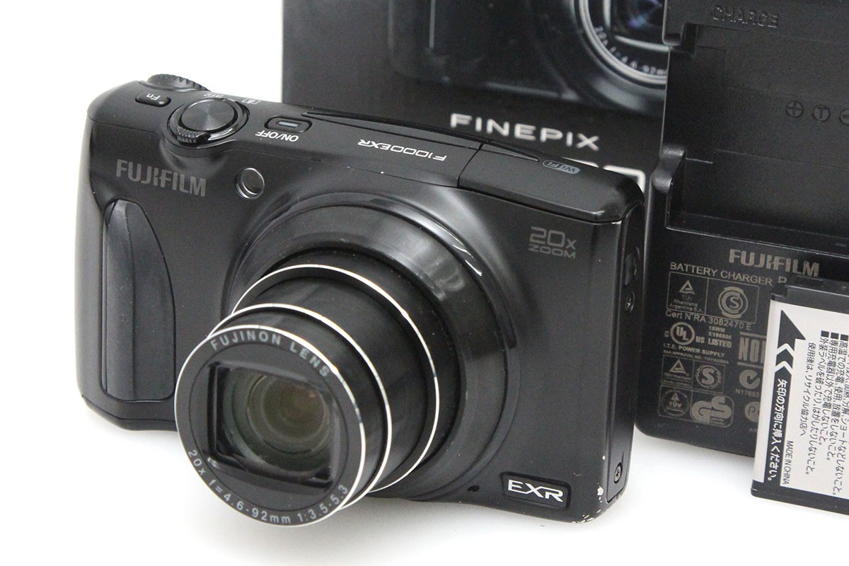 FinePix F1000EXR ブラック（純正予備バッテリー付属） CA01-P532-2P4