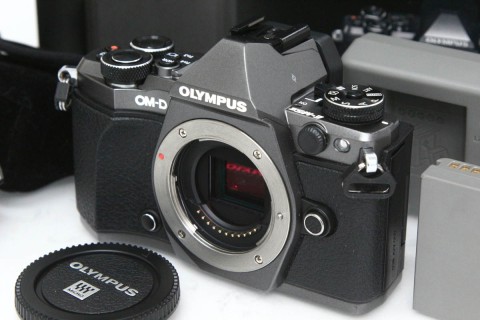 【超美品】一眼レフ 全てセット 楽天市場】【公式店】PENTAX KF DA18-135レンズセット クリスタル