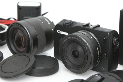 EOS&nbsp;M&nbsp;ダブルレンズキット&nbsp;[ブラック]&nbsp;CA01-R3441-3V2A