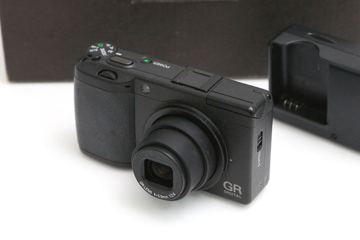 GR DIGITAL II CA01-B5696-2Q3