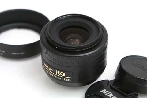 AF-S&nbsp;DX&nbsp;NIKKOR&nbsp;35mm&nbsp;f/1.8G&nbsp;CA01-B5302-2N1D
