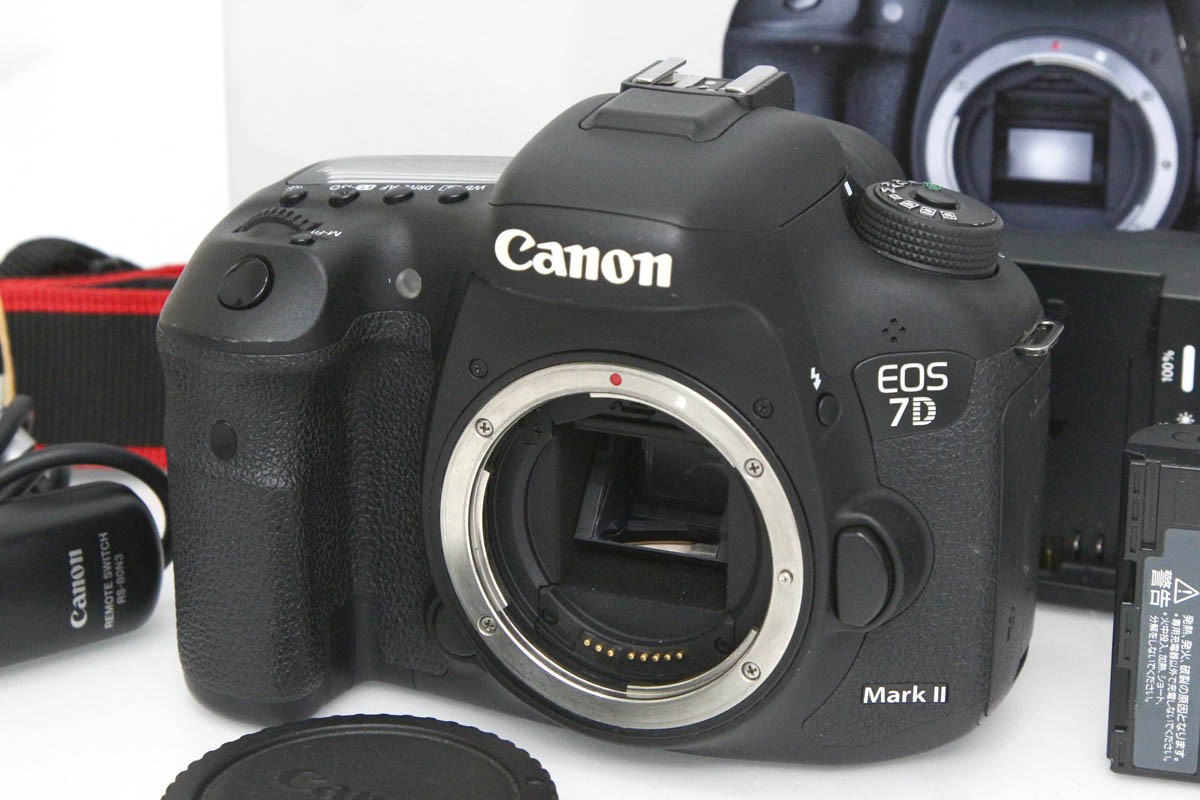 EOS 7D Mark II �{�f�B�i�Z���T�[���|�ς݁j CA01-R5391-3Y4