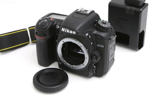 【美品】『シャッター回数3000回以下】EOS RP 本体＋レンズセット K-3 II 18-135WR レンズキット シャッター回数3400回以下 【K695