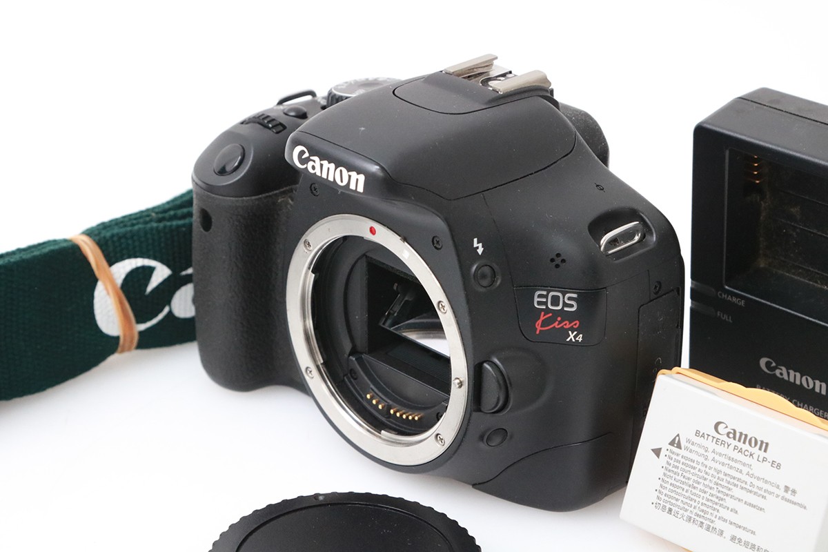 EOS Kiss X4 �{�f�B�i�����\���o�b�e���[�t�E�Z���T�[���|�ς݁j CA01-M6696-2Q1B