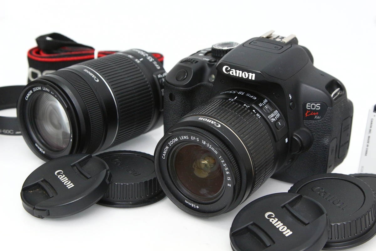 EOS Kiss X6i �_�u���Y�[���L�b�g CA01-R6572-3Y2C