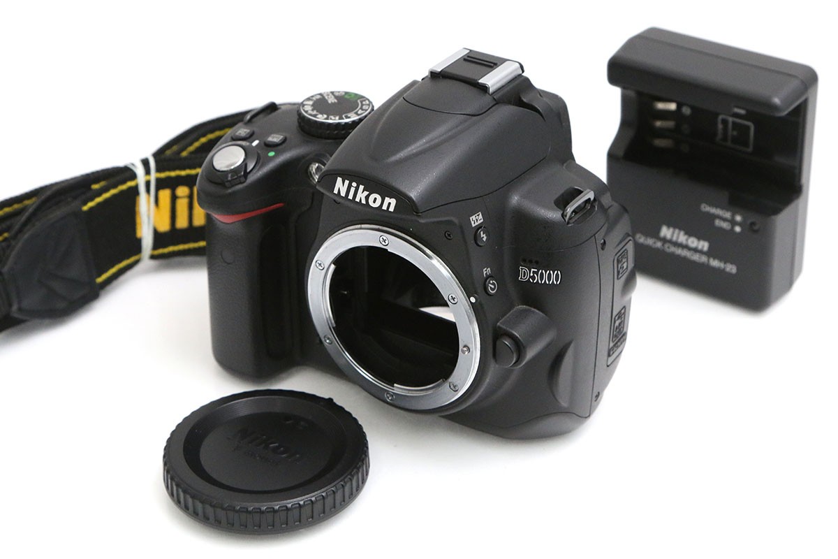 D5000 �{�f�B CA01-B6847-3V1B