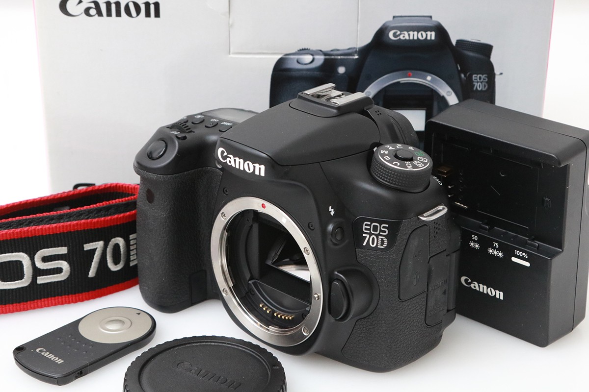 EOS 70D �{�f�B CA01-M6593-2K3
