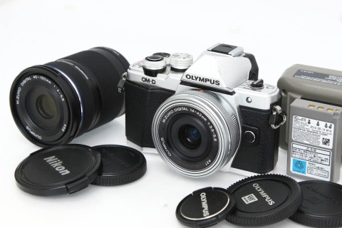 OM-D&nbsp;E-M10&nbsp;Mark&nbsp;II&nbsp;EZダブルズームキット&nbsp;[シルバー]&nbsp;(予備バッテリー付・センサー清掃)&nbsp;CA01-R6487-3U2B