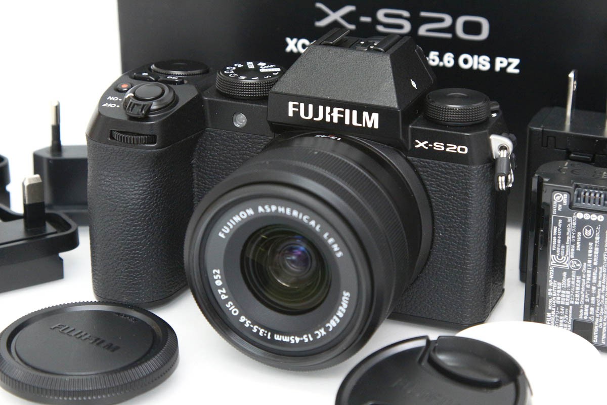FUJIFILM X-S20 XC15-45mmレンズキット 日英2言語設定モデル CA01-R6525-3X5