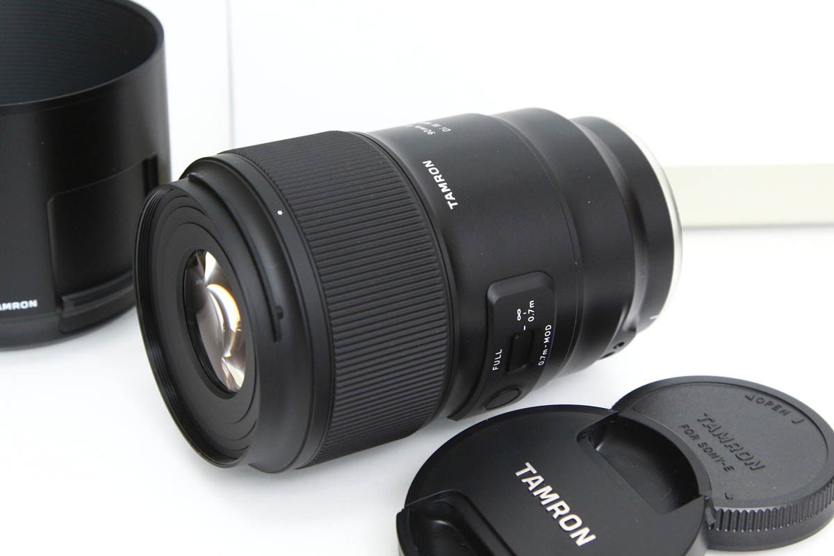 90mm F/2.8 Di III MACRO VXD (Model F072) [�\�j�[E�p] CA01-R6583-3Y3