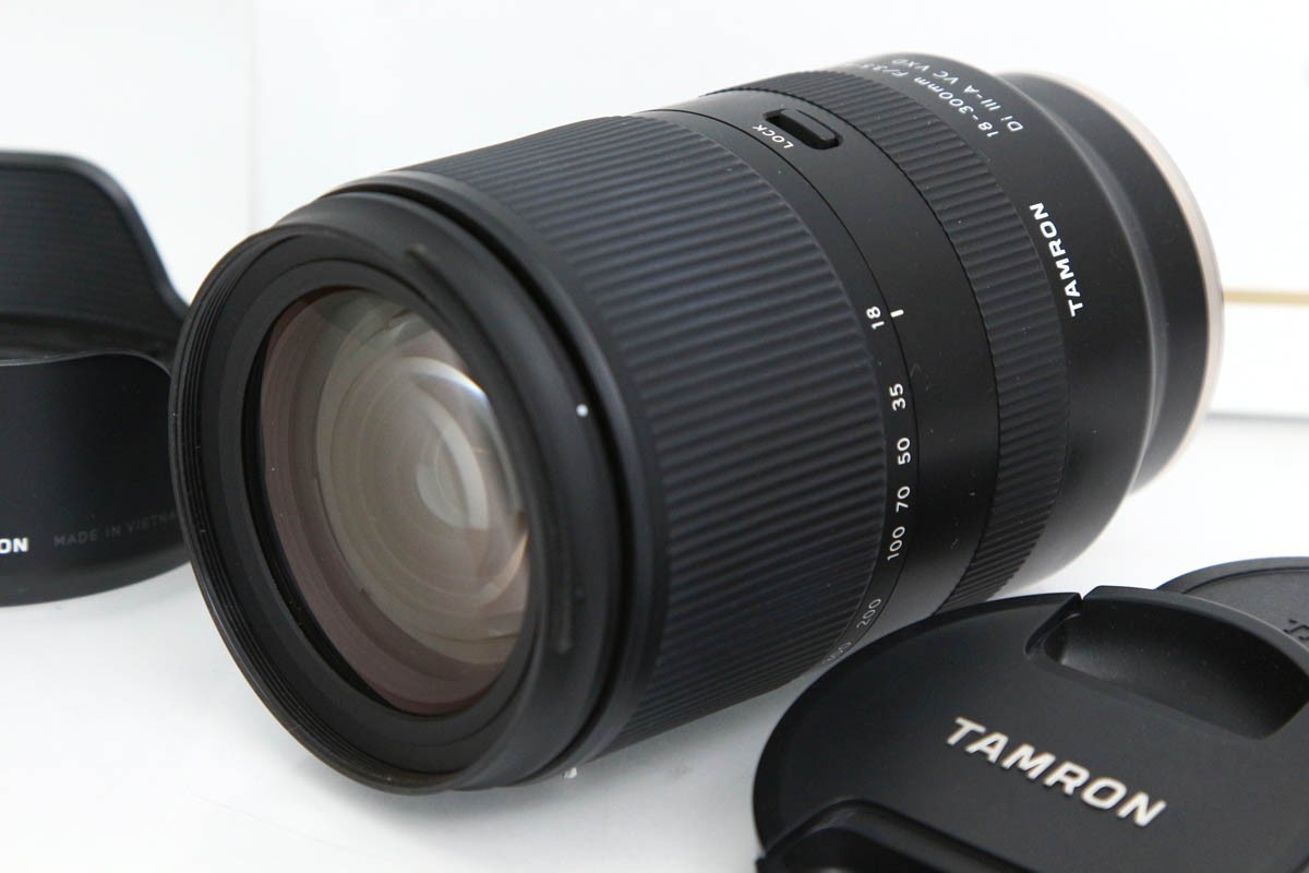 18-300mm F/3.5-6.3 Di III-A VC VXD (Model B061) [�\�j�[E�p] CA01-R6618-2B3