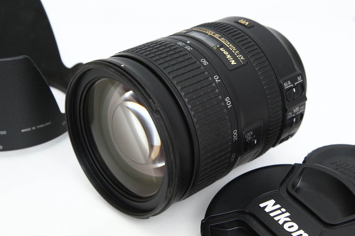 AF-S NIKKOR 28-300mm f/3.5-5.6G ED VR CA01-R6636-3W1E